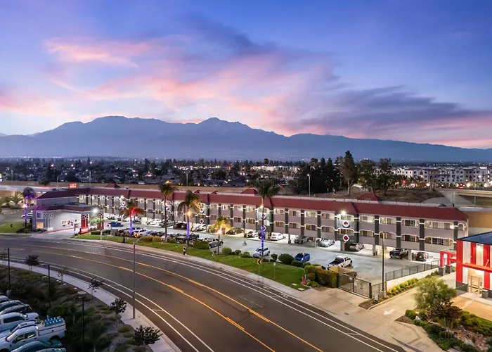 Ramada By Wyndham Ontario Airport & Convention Center Hotel