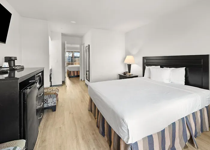 Ramada By Wyndham Ontario Airport & Convention Center Hotel